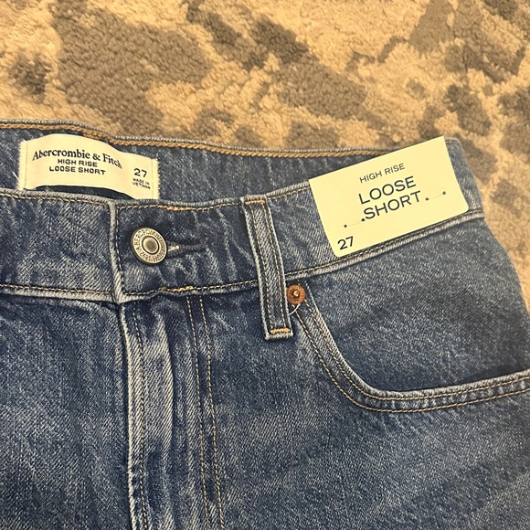 ABERCROMBIE High Rise Loose Short NWT - Picture 11 of 15